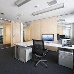 LINIT Verbund- und Sandwichelemente eignen sich als Trennwände in Bürogebäuden, in Produktionsräumen, wie auch im Lebensmittel- und Sanitärbereich.